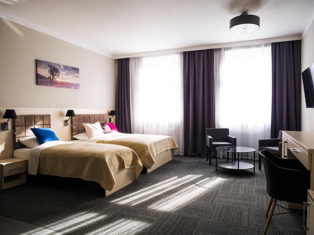 Aparthotel Centrum Gliwicka 18 Бытом Экстерьер фото