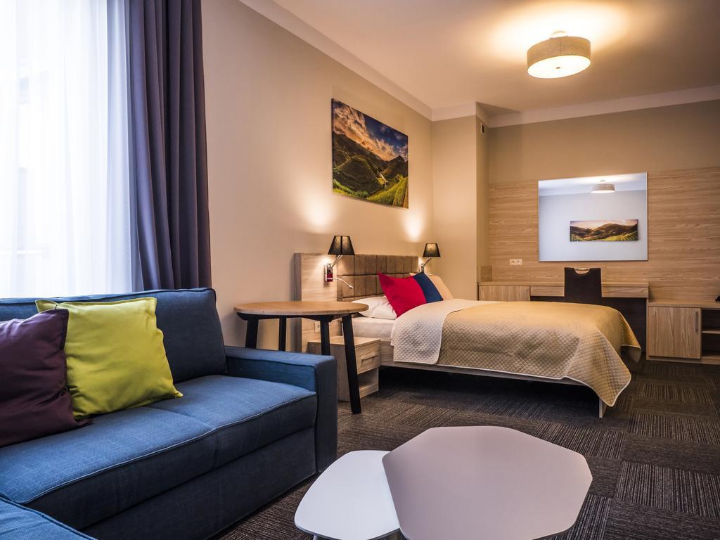 Aparthotel Centrum Gliwicka 18 Бытом Экстерьер фото