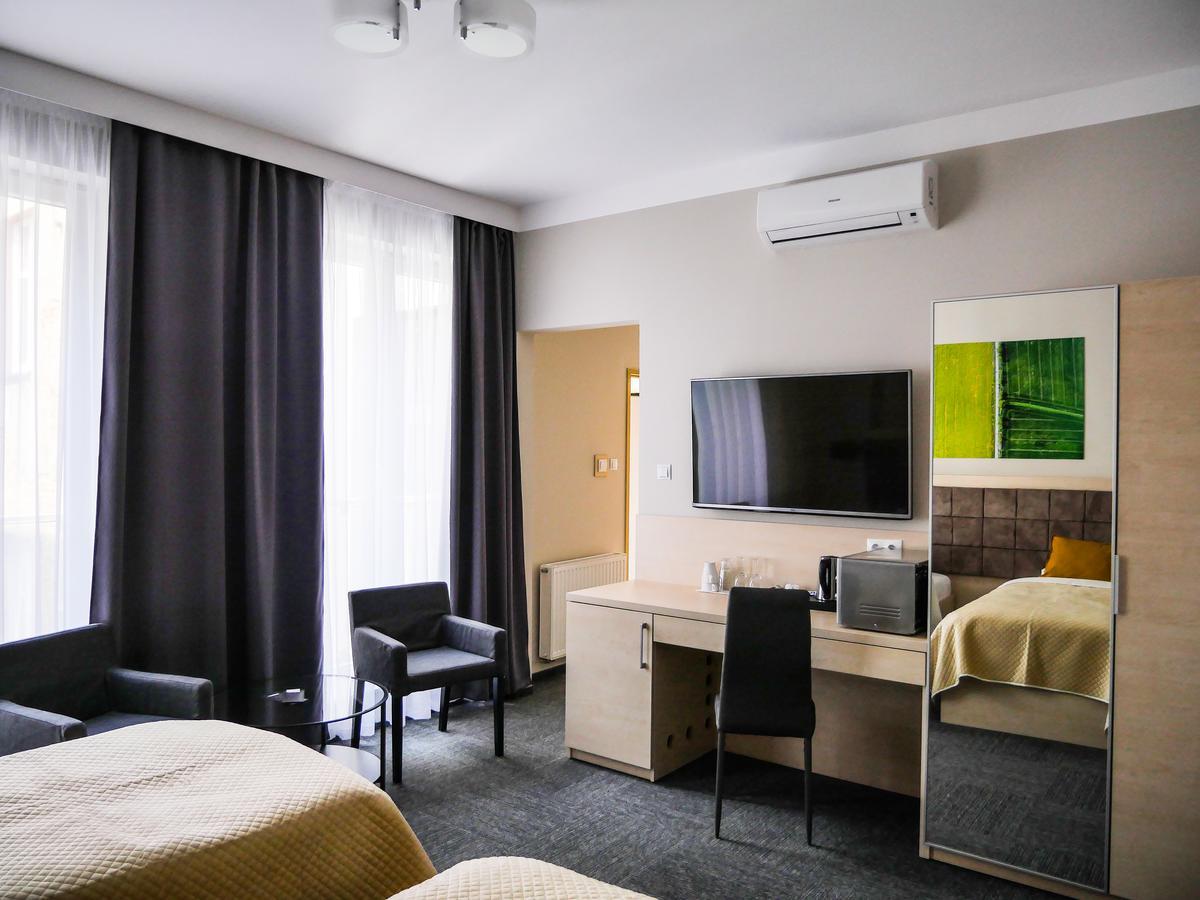 Aparthotel Centrum Gliwicka 18 Бытом Экстерьер фото